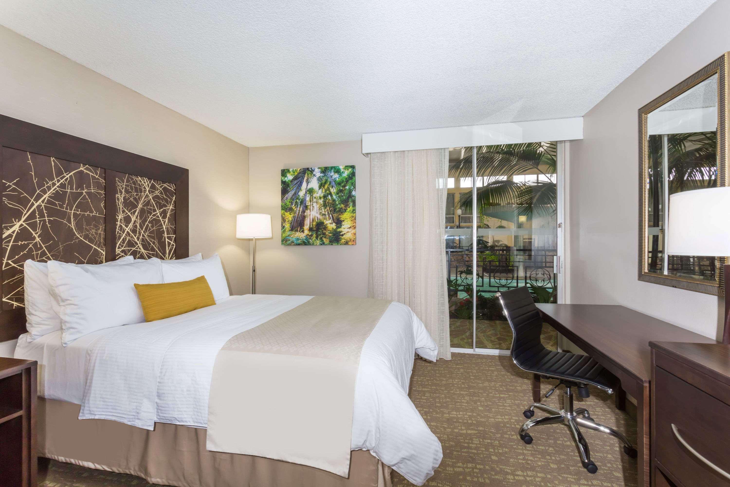Hotel Wyndham Garden Fresno Yosemite Airport Exterior foto