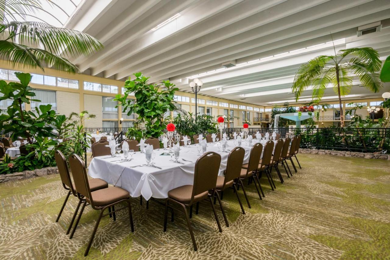 Hotel Wyndham Garden Fresno Yosemite Airport Exterior foto