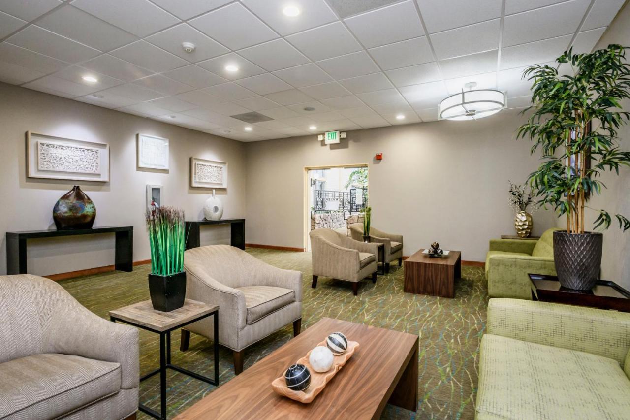 Hotel Wyndham Garden Fresno Yosemite Airport Exterior foto